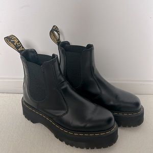 Dr. Marten Boots: 2976 SMOOTH LEATHER PLATFORM CHELSEA BOOTS